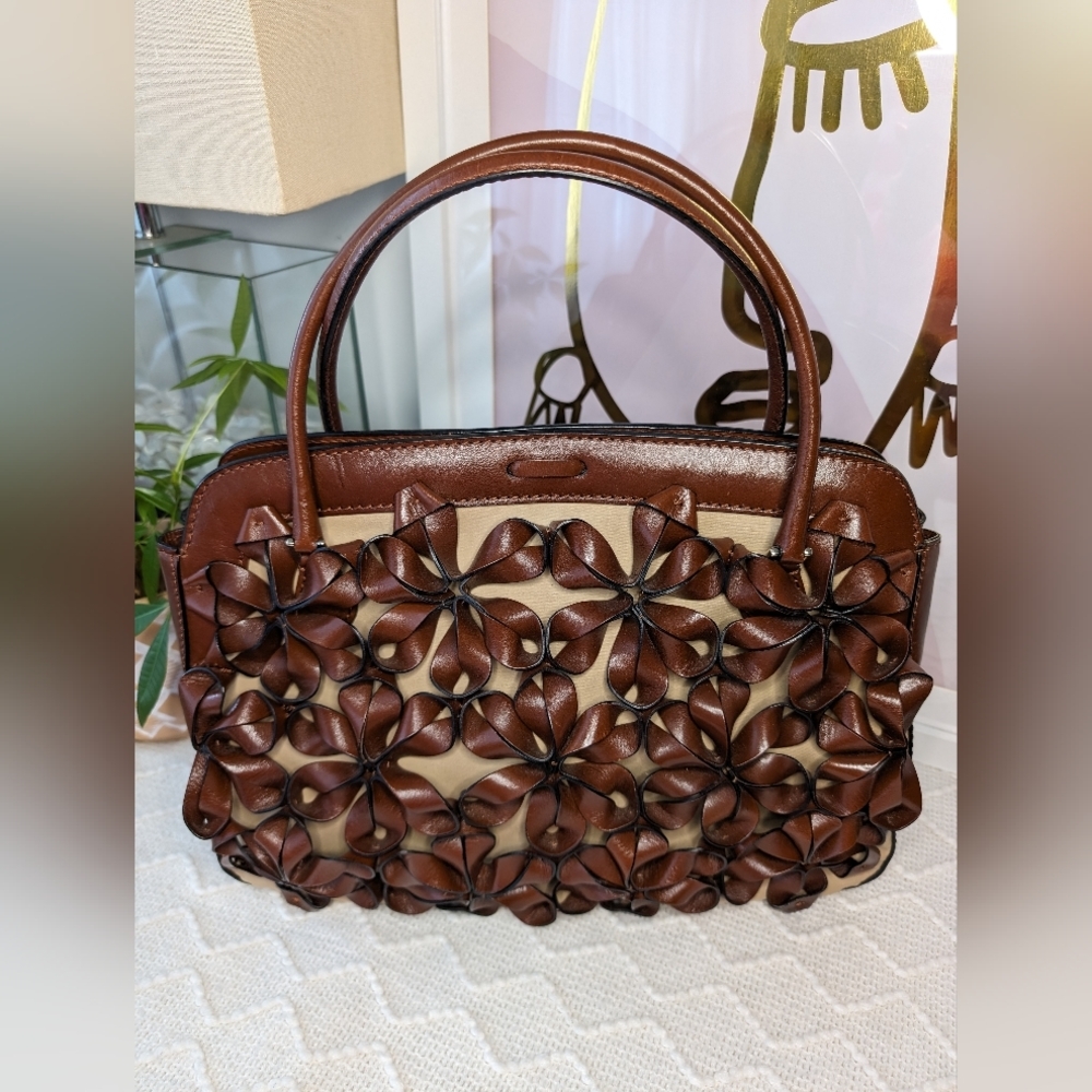 EUC Valentino Garavani Shoulder Bag